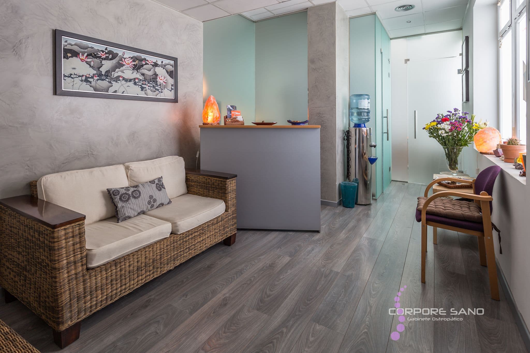 Sala de espera de Corpore Sano, clínica de fisioterapia en Pirámides, Arganzuela